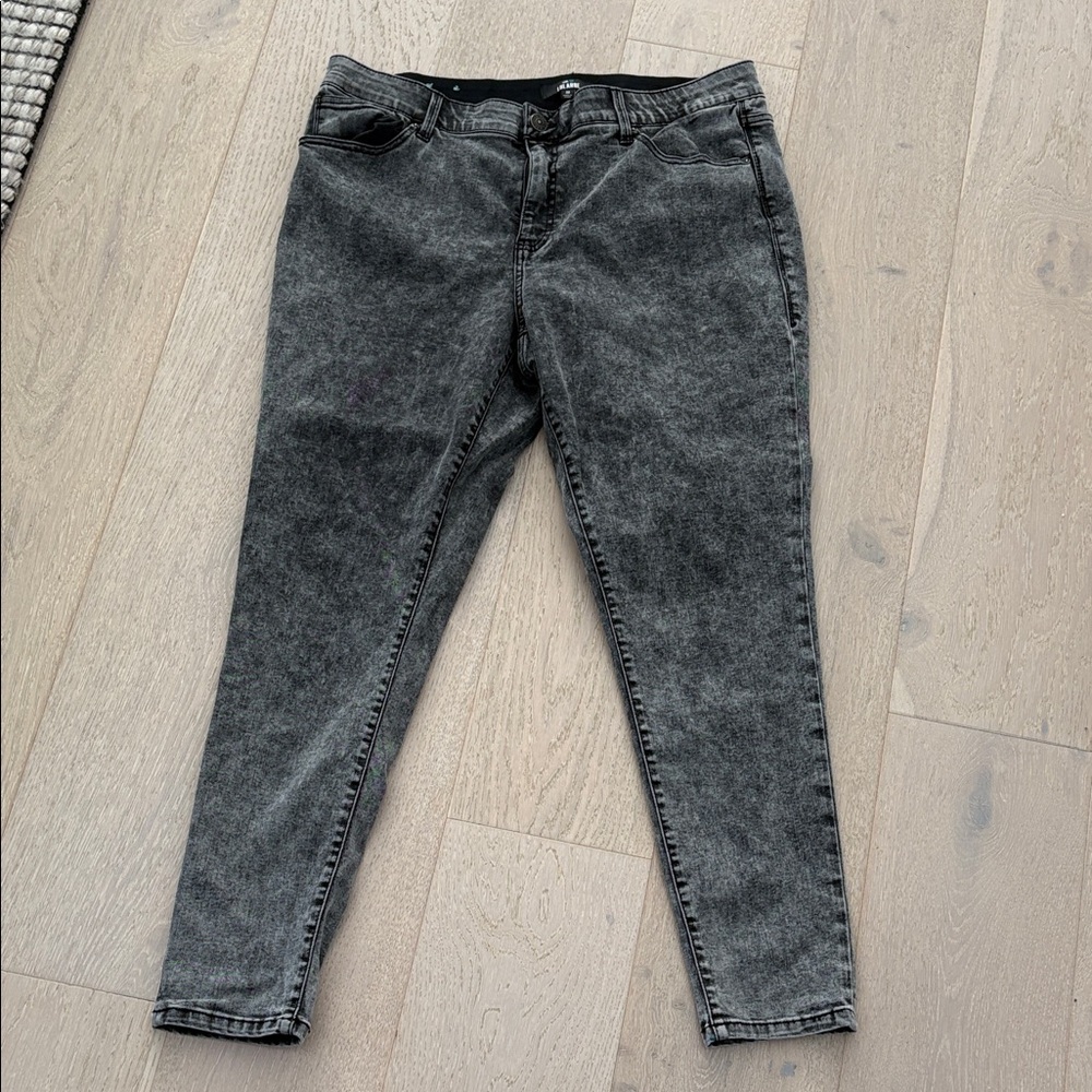 LuLaRoe Women's Skinny Jeans in Acid Wash Gray